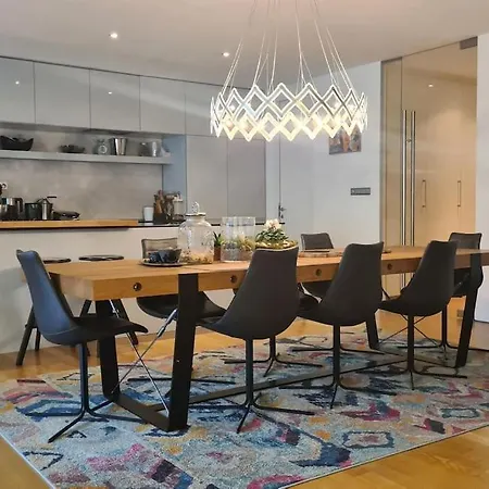Exceptional Calm 3br, 2.5ba With Patio, Pool & Gym Apartman Prága