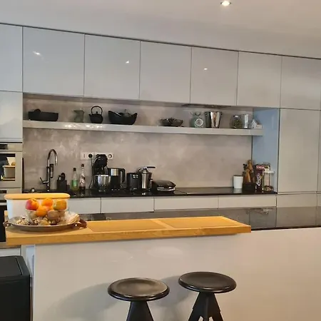 Exceptional Calm 3br, 2.5ba With Patio, Pool & Gym * 프라하