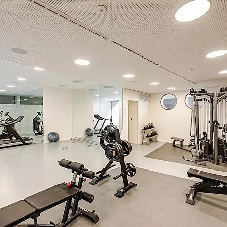 Exceptional 3Br Apartment With Gym Pool And Terrace Praag